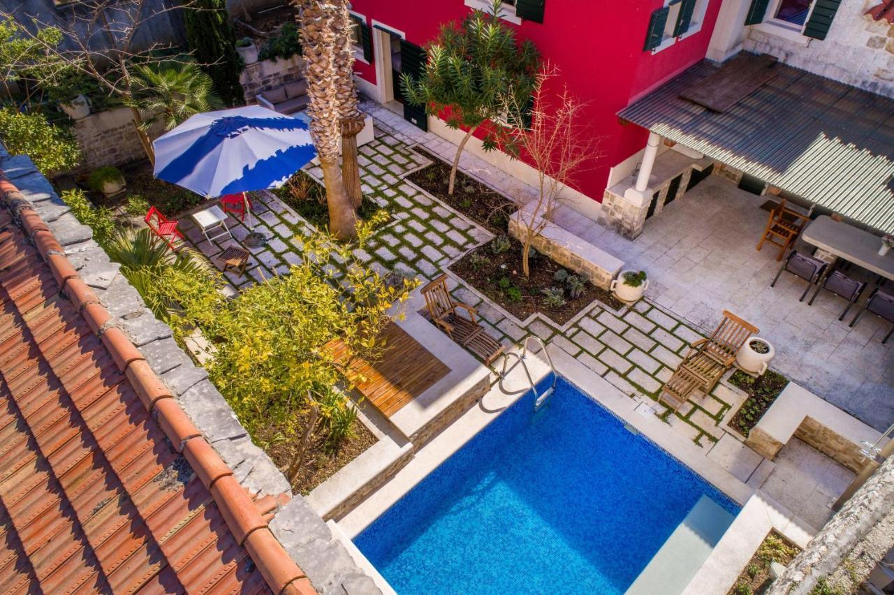 Ferienhaus Villa-varos-palm-garden